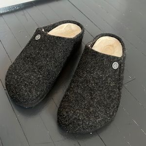 Birkenstock Zermatt Clog in Charcoal size 39